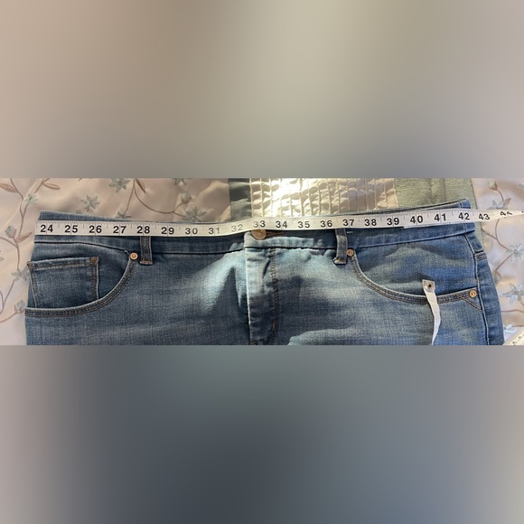 EUC Chico’s So Slimming Foulard Embroidered Girlfriend Ankle Jeans - Picture 10 of 10